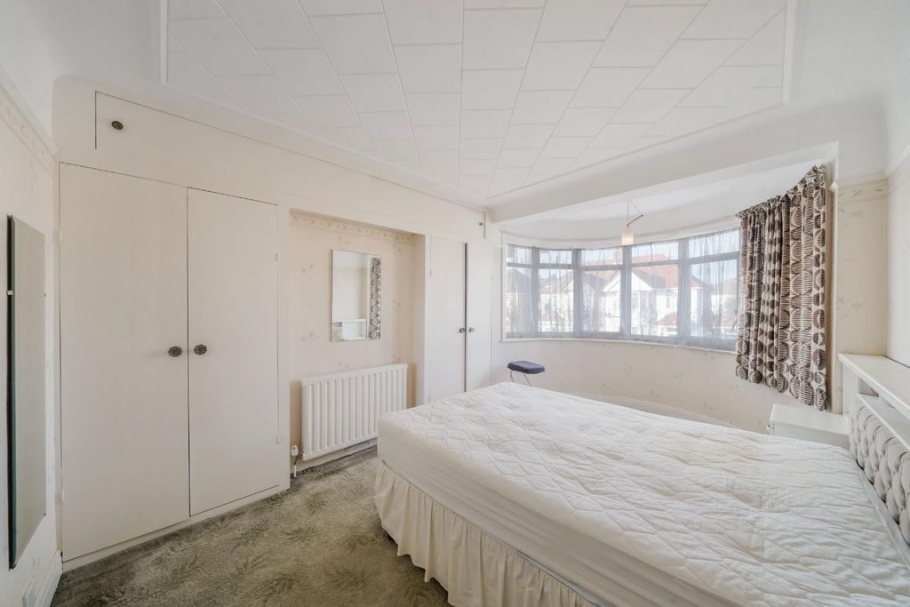 Property photo 2 of 11 45 Ivanhoe Drive - 8P3Yy3Tfkr5Evasnr6Fq.Jpg