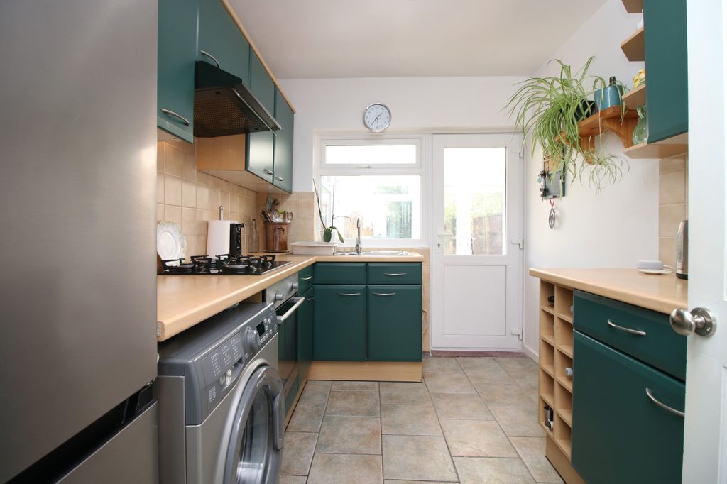 Property photo 2 of 23