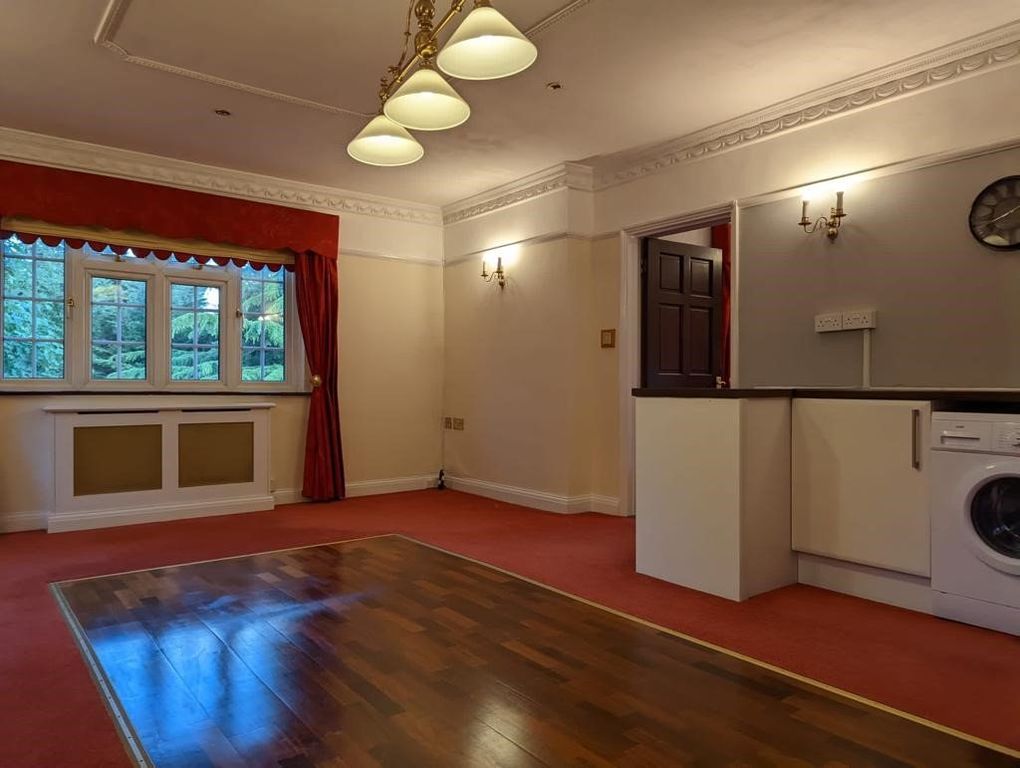 Property photo 1 of 13 Kitchen/Dining Area