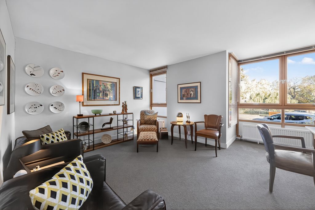 Property photo 3 of 20