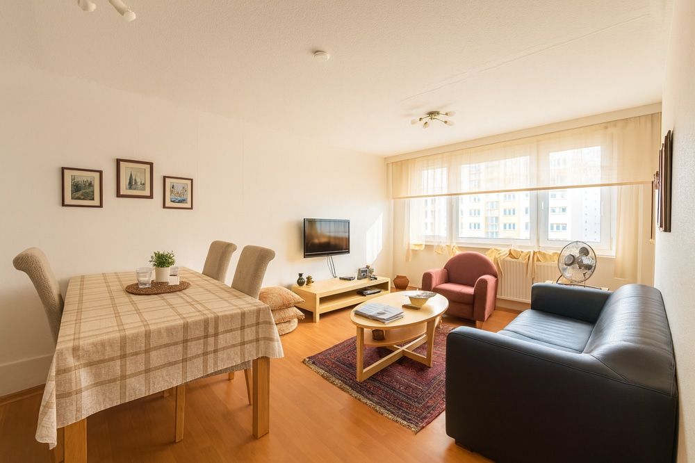 Property photo 1 of 9