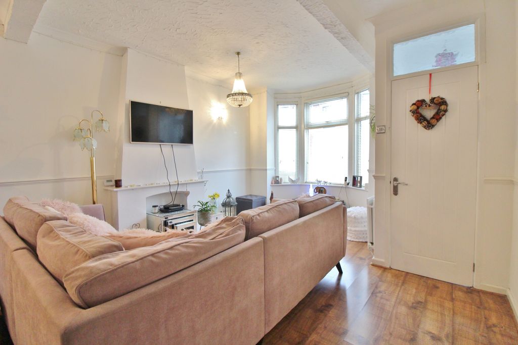 Property photo 3 of 17