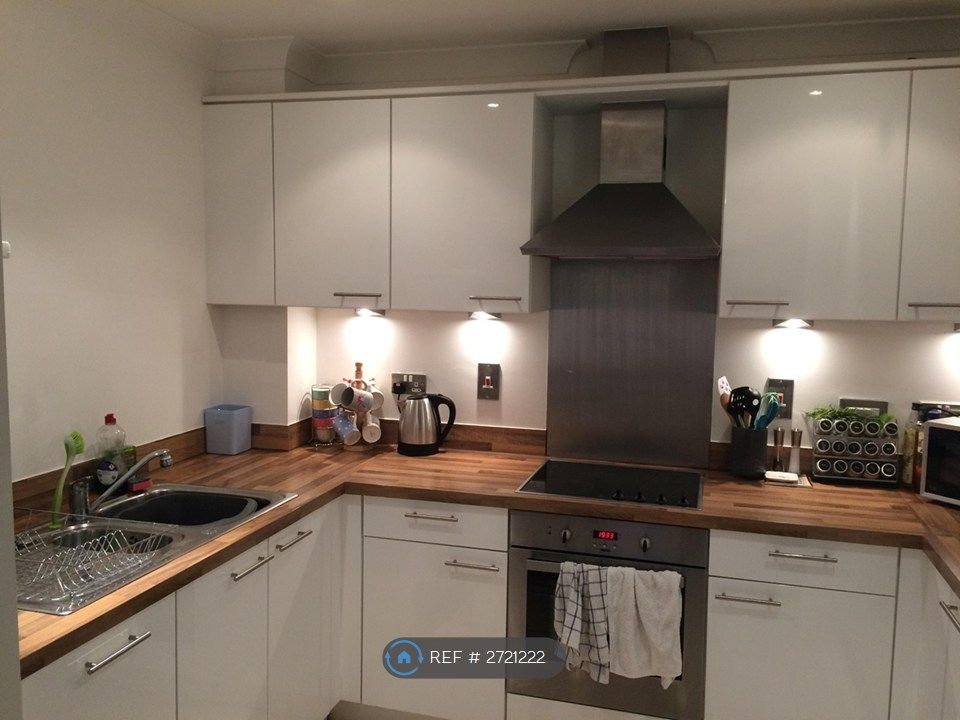 Property photo 3 of 7 Kitchen