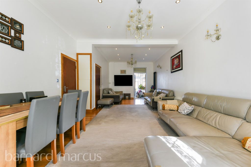 Property photo 2 of 12