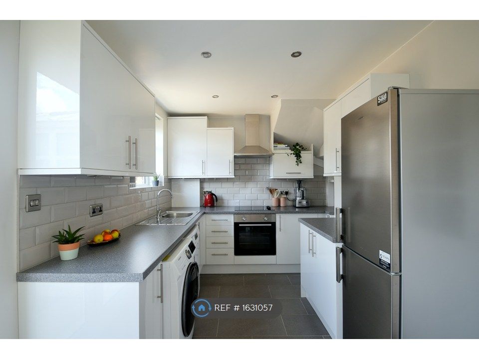 Property photo 2 of 18 Kitchen / Diner