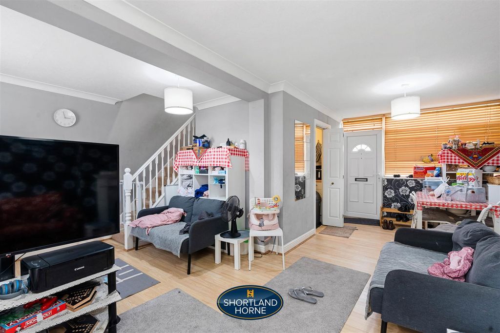 Property photo 3 of 14 25 Sutherland Avenue Wm (5 Of 13).Jpg
