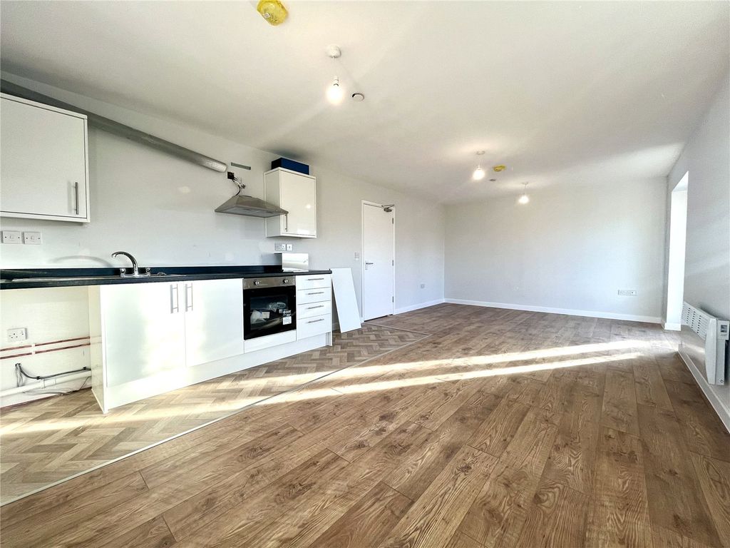 Property photo 3 of 11 Lounge/Kitchen