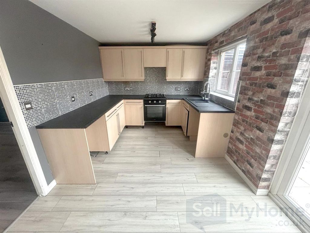 Property photo 3 of 16 Img-20251013-Wa0046.Jpg