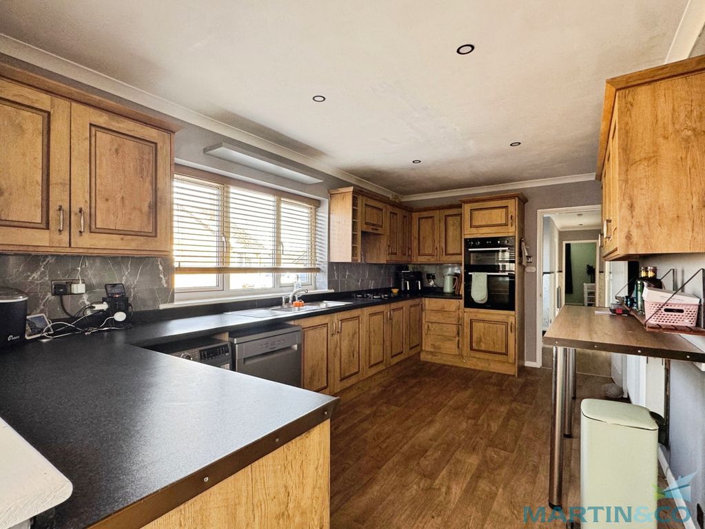 Property photo 2 of 17 9522d1d6--4Fdb-9Dfc-A4309Ac9F6A3-24963-00000B4135E