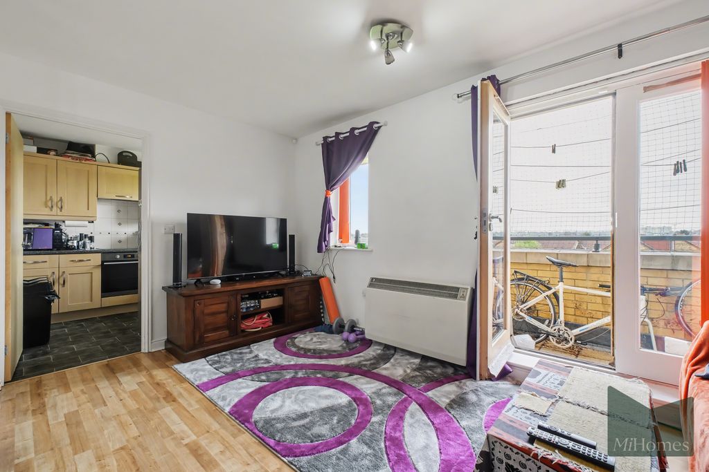 Property photo 3 of 14