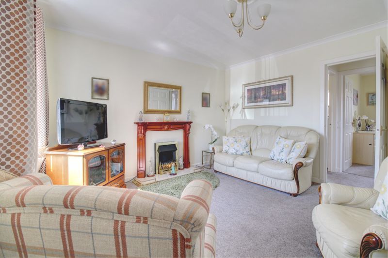 Property photo 3 of 14 Lounge