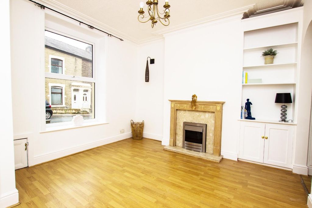 Property photo 1 of 10 Lounge 2.Jpg