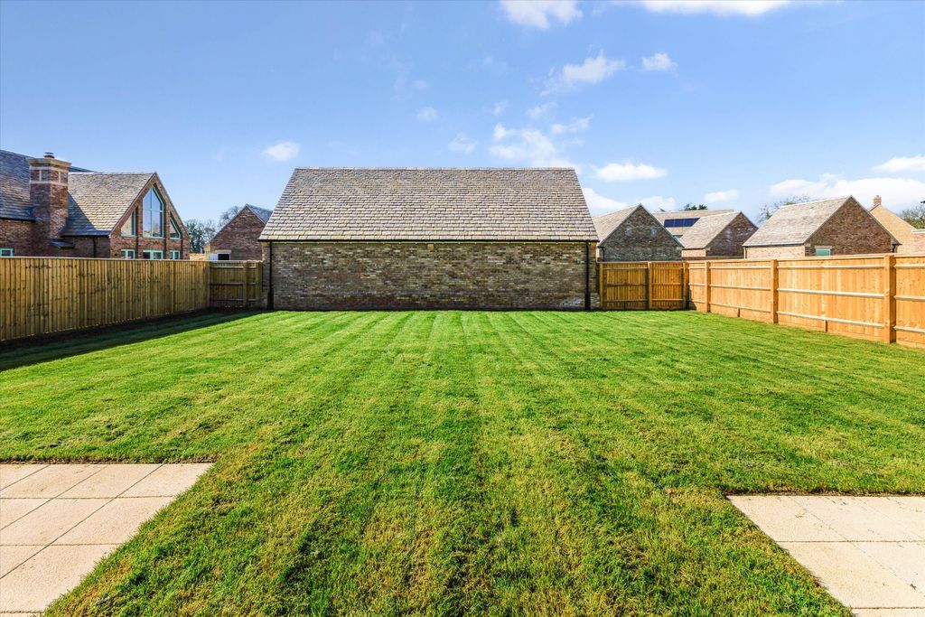 Property photo 3 of 24 Image