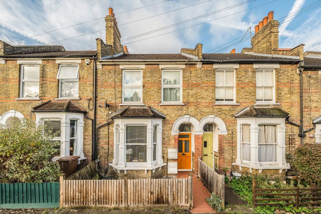 Property photo 1 of 4