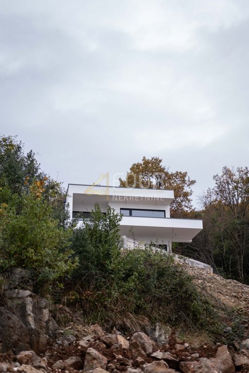 Property photo 1 of 30