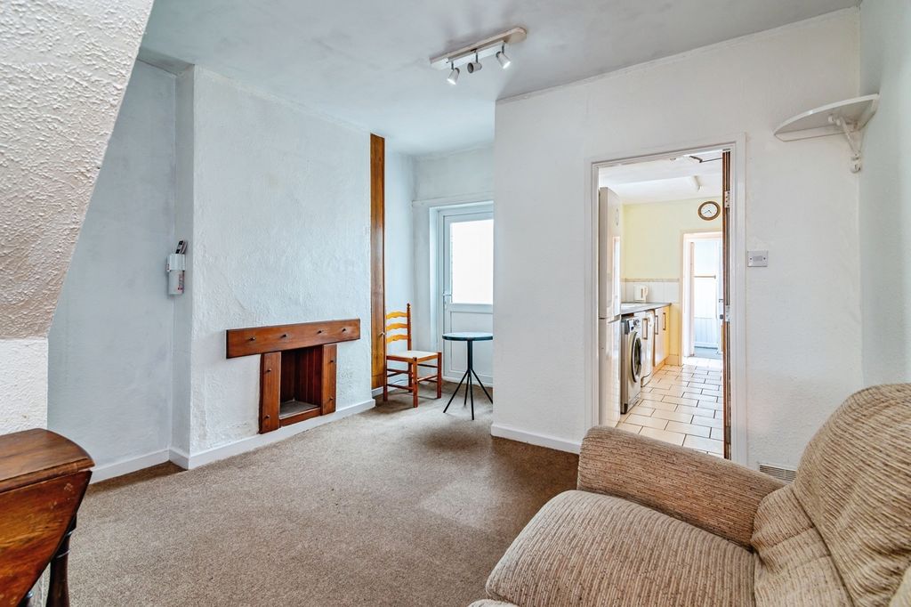 Property photo 3 of 16 Pbox-Img.Jpg