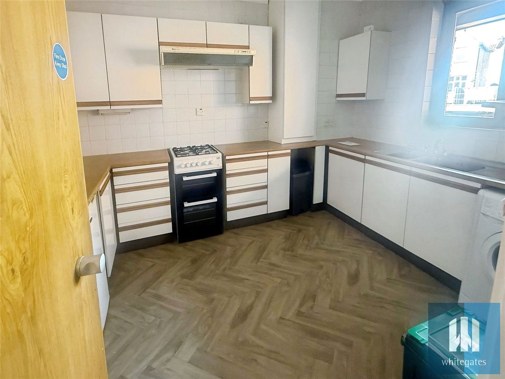 Property photo 2 of 15 Picture No. 30