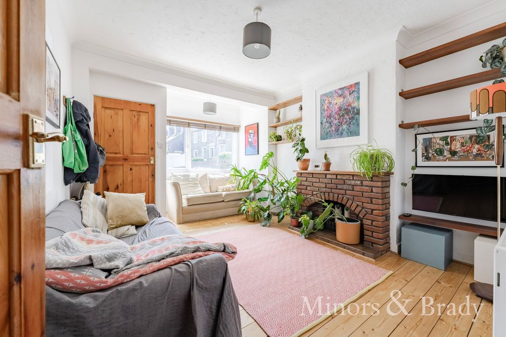 Property photo 2 of 13