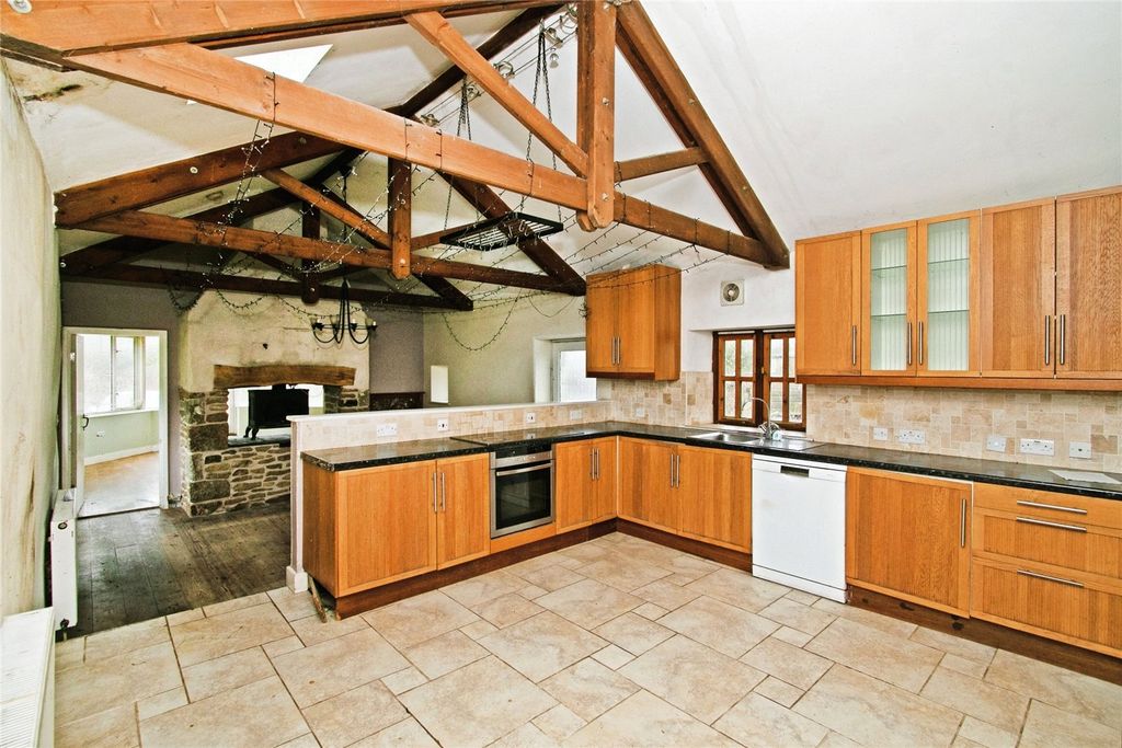 Property photo 2 of 17 Picture No. 12