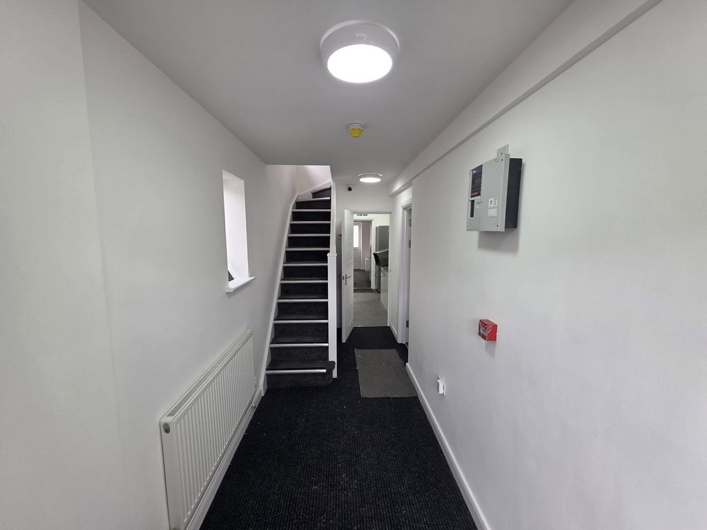 Property photo 2 of 35