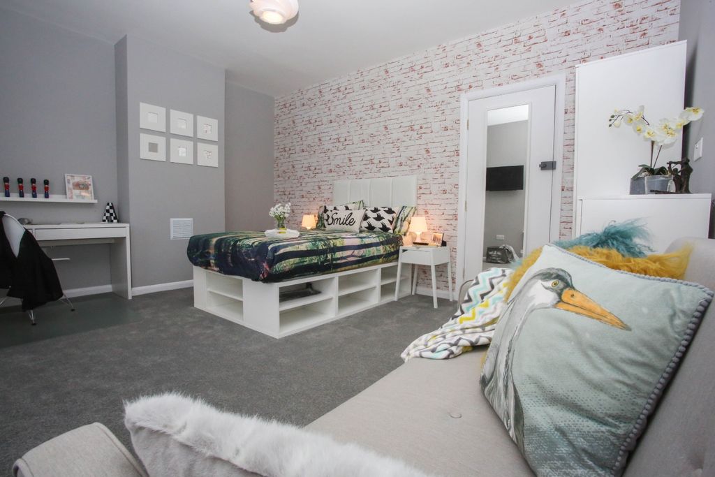 Property photo 2 of 15 3354631