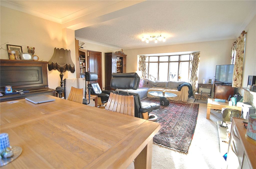 Property photo 3 of 22 Picture No. 32