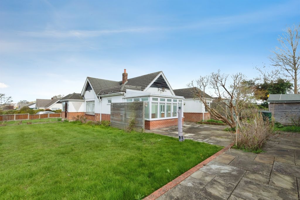 Property photo 2 of 20