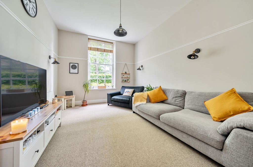 Property photo 2 of 13 1298838-14-682F7A...