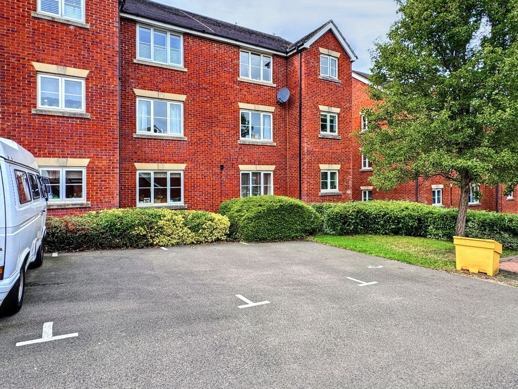 Property photo 2 of 16 Parking - Plough Close, Lang Farm