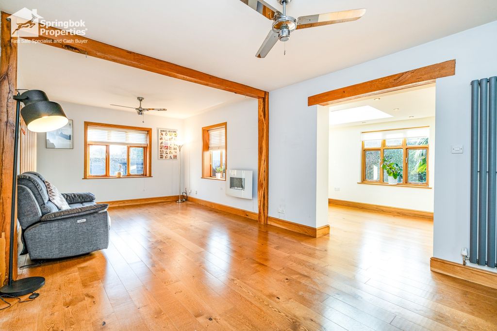 Property photo 3 of 28 Image 2