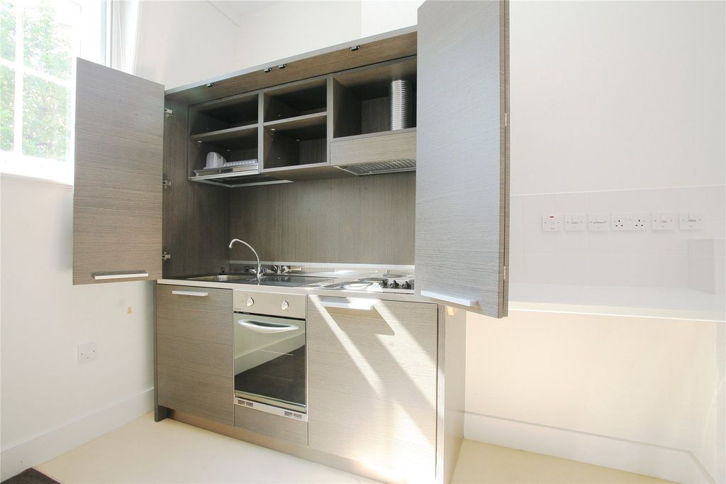 Property photo 2 of 4 Kitchenette