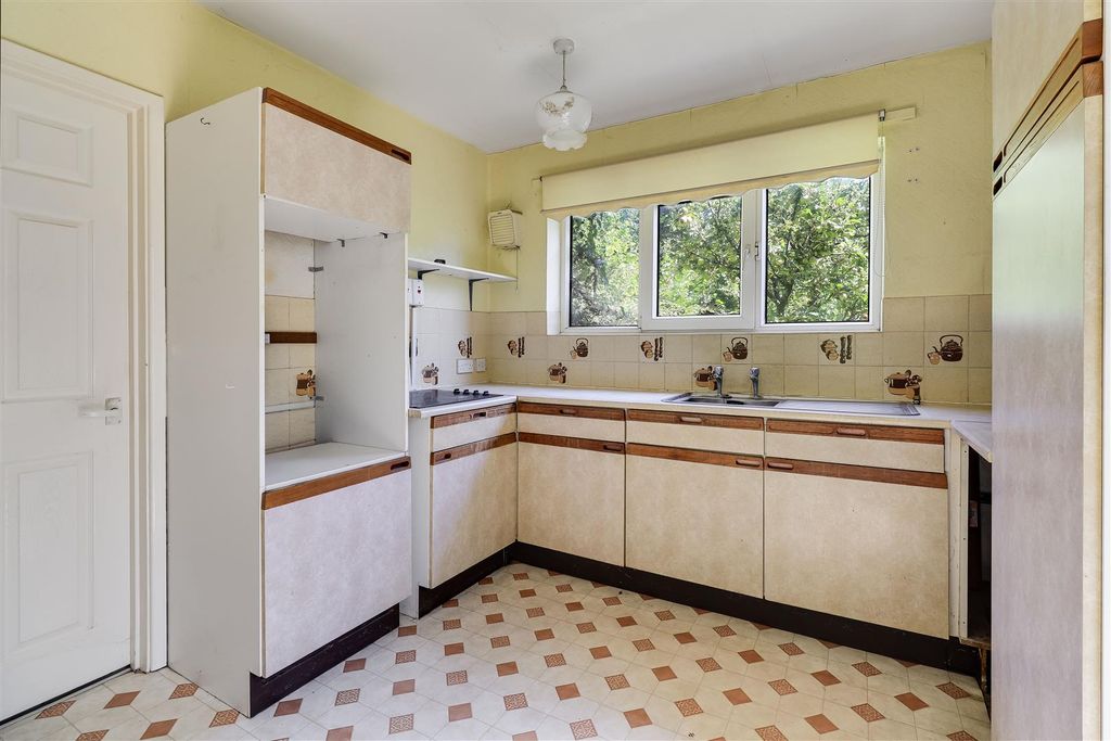 Property photo 2 of 17 Img (1).Jpg