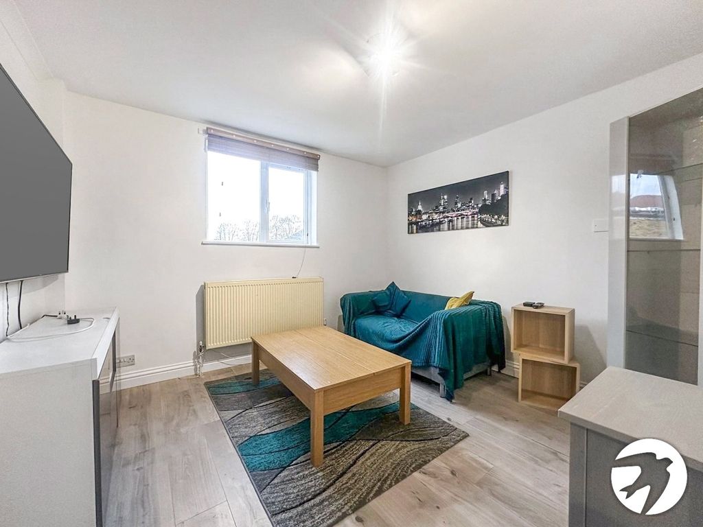 Property photo 1 of 11 Picture No. 16