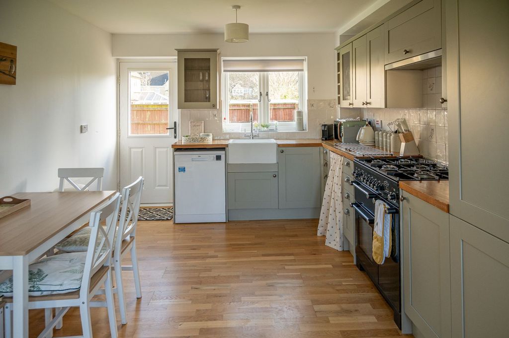 Property photo 2 of 15 Kitchen