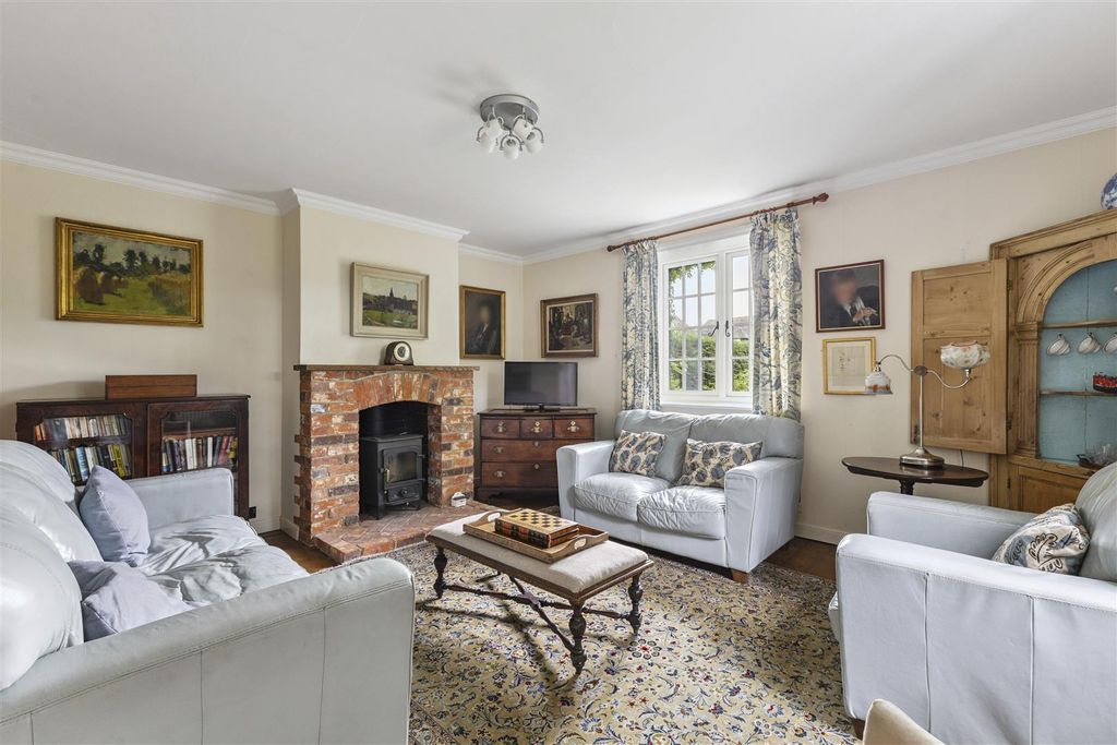 Property photo 2 of 19 Sitting Room