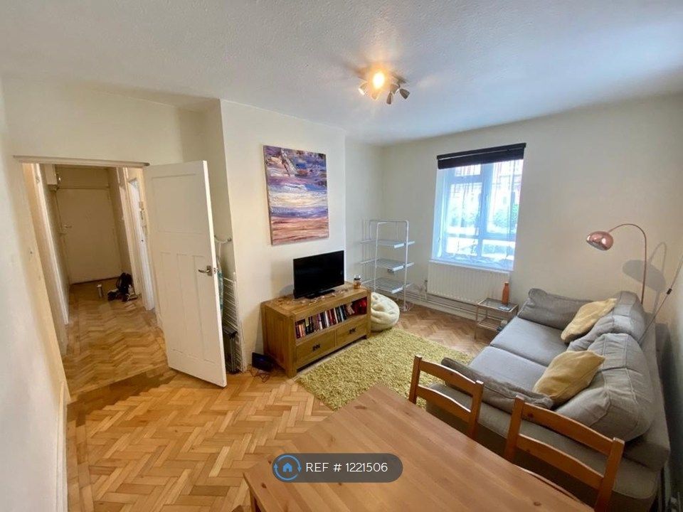 Property photo 2 of 5 Living Room