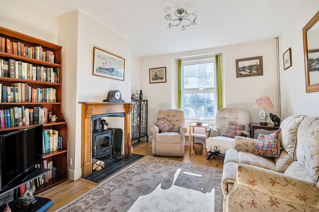 Property photo 3 of 25 1357136-11-68d266d889E28.Jpg