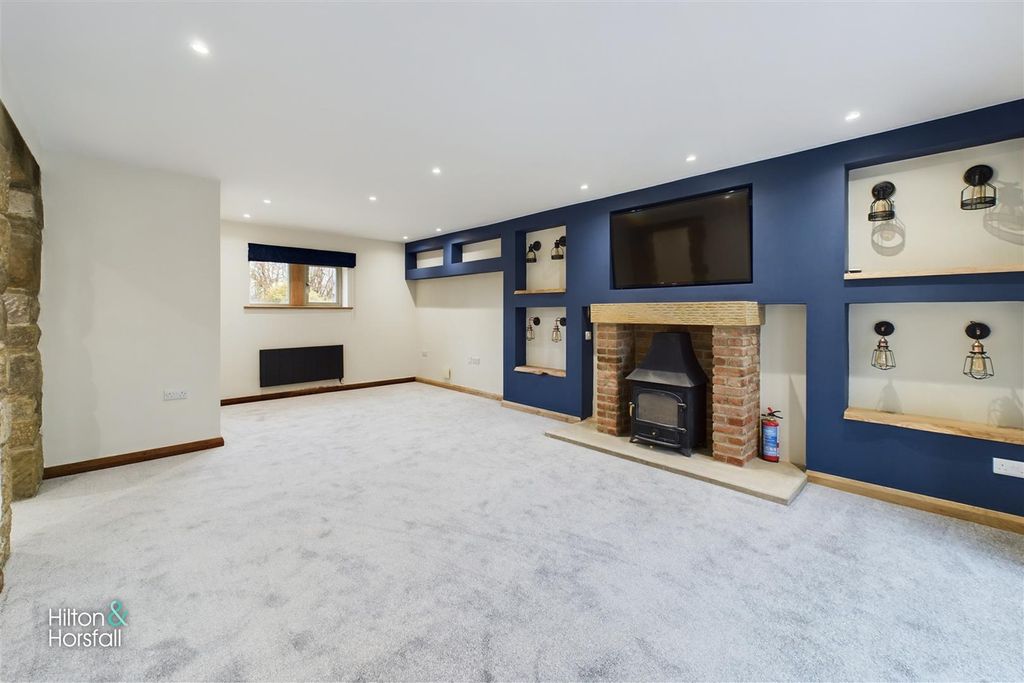 Property photo 3 of 32 Beckside House