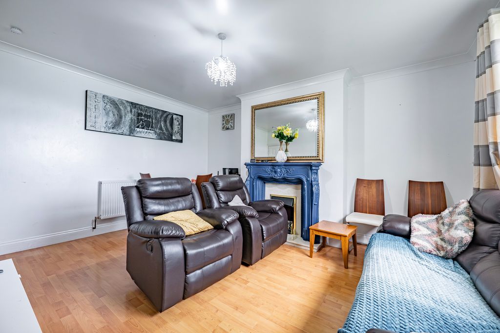 Property photo 3 of 39