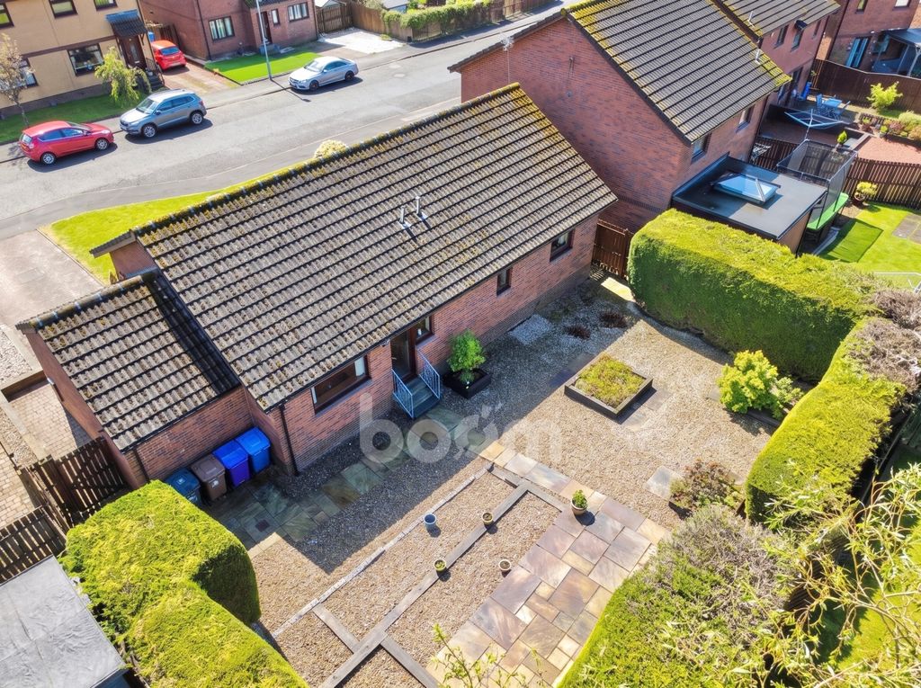 Property photo 3 of 26 St Andrews Place, Beith Garden Pic