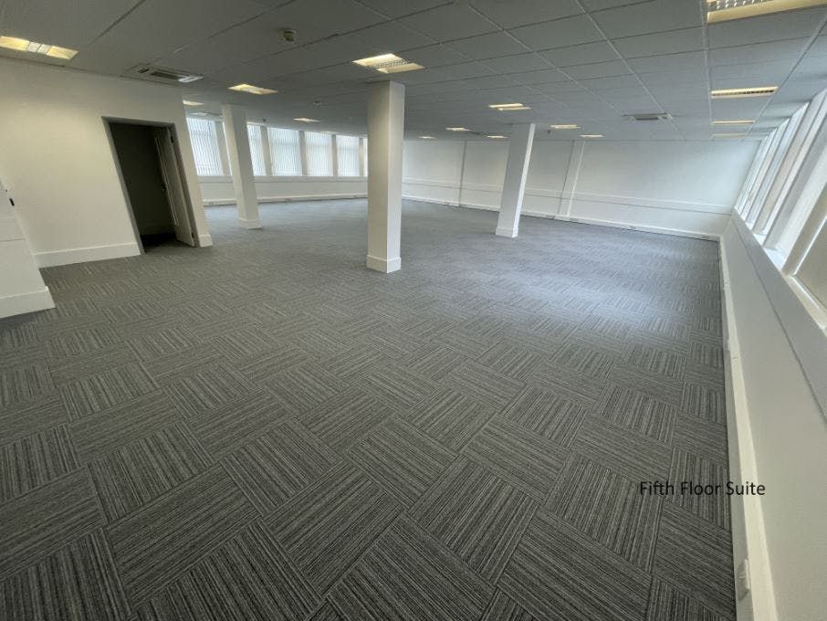 Property photo 2 of 3 5th Floor Suite.Jpg