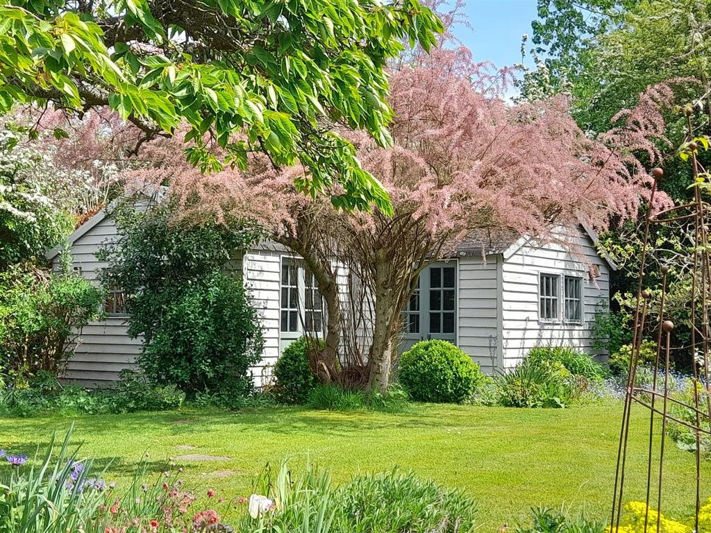 Property photo 2 of 64 Summer House