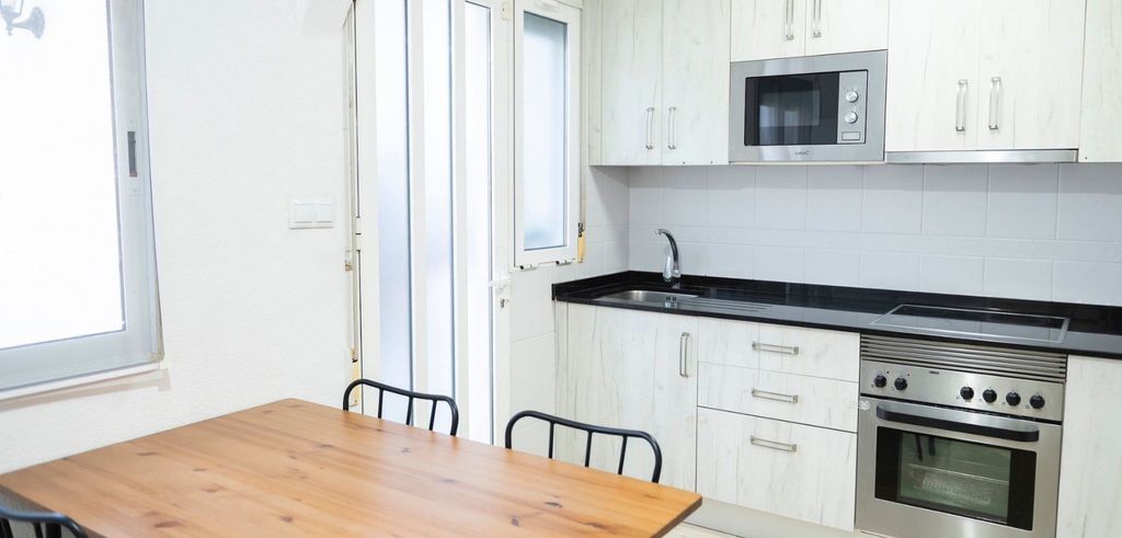 Property photo 3 of 33