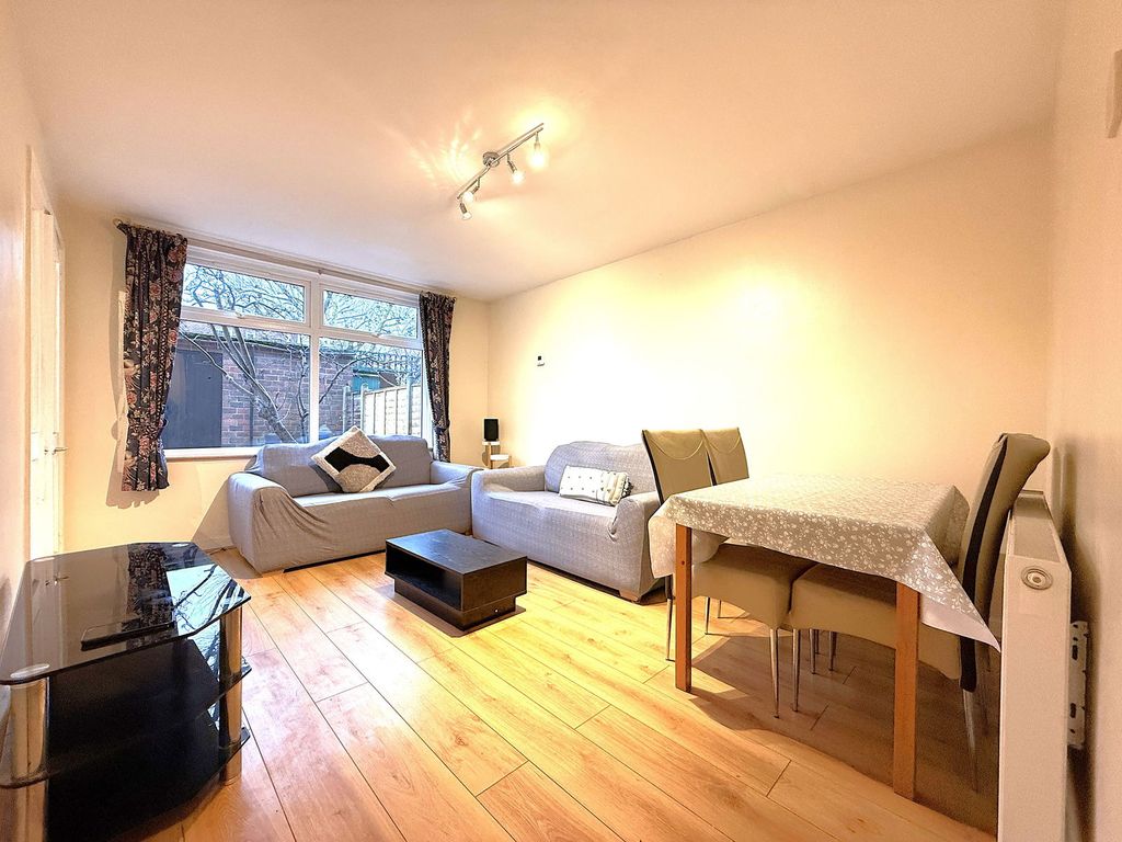 Property photo 2 of 21