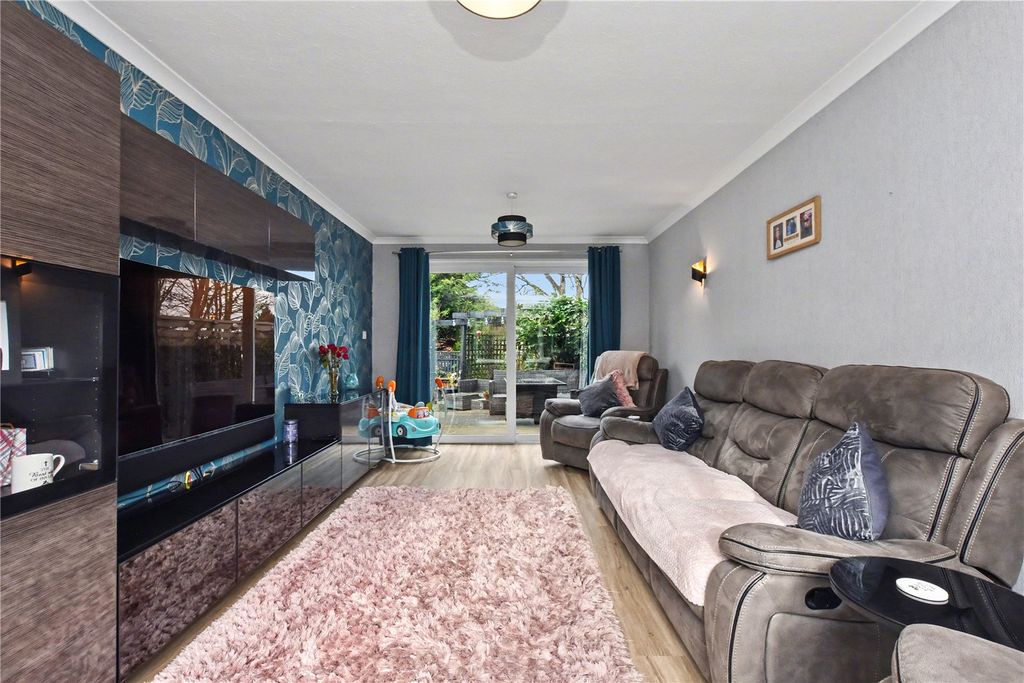 Property photo 3 of 28 Picture No. 12