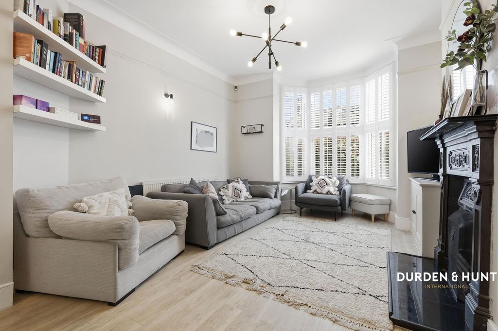 Property photo 3 of 27