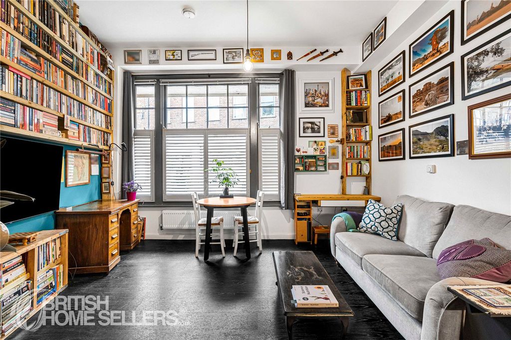 Property photo 3 of 16 Picture No. 18