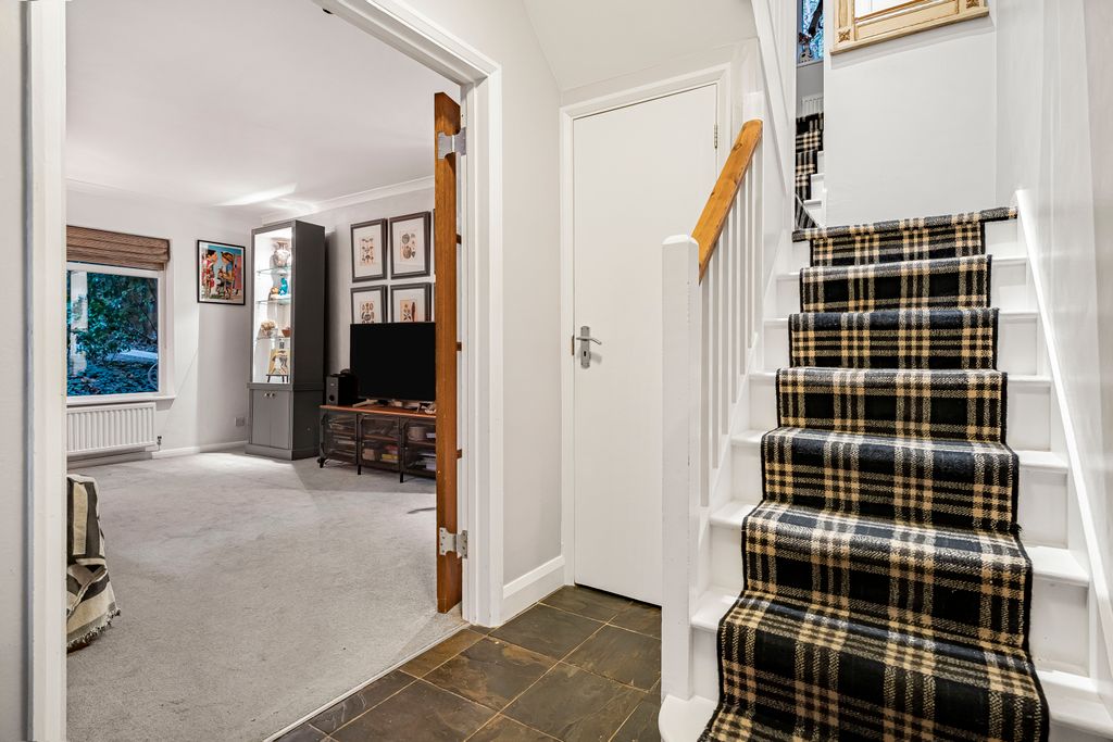 Property photo 3 of 43