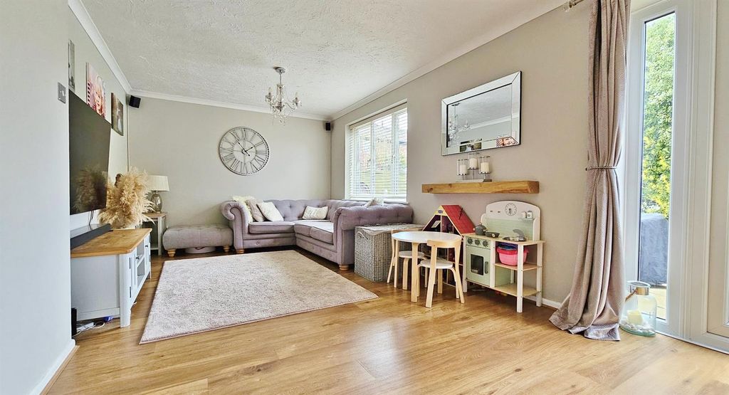 Property photo 2 of 20 Lounge/Diner