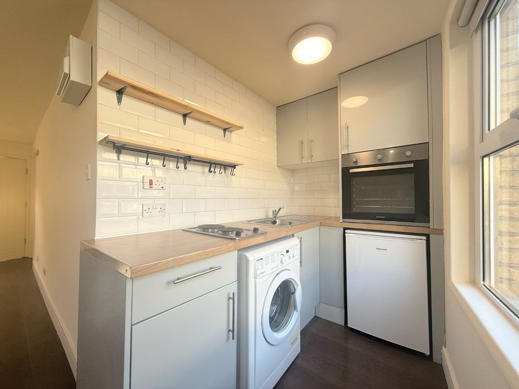 Property photo 3 of 7 4506652